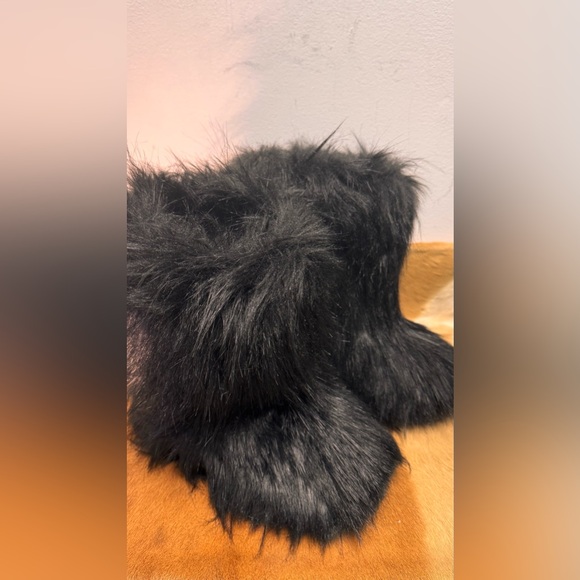 Women’s Faux fur Mid-Calf Winter Furry Flat Heel Black Snow Boots Anti-slip Warm - Picture 4 of 16